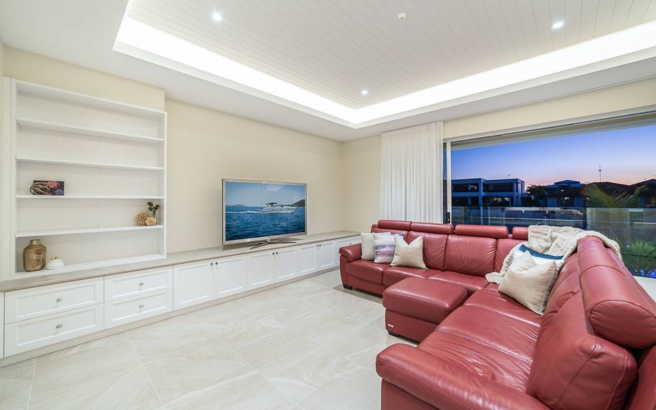 20 Seafarer Court, Surfers Paradise, QLD 4217 AU