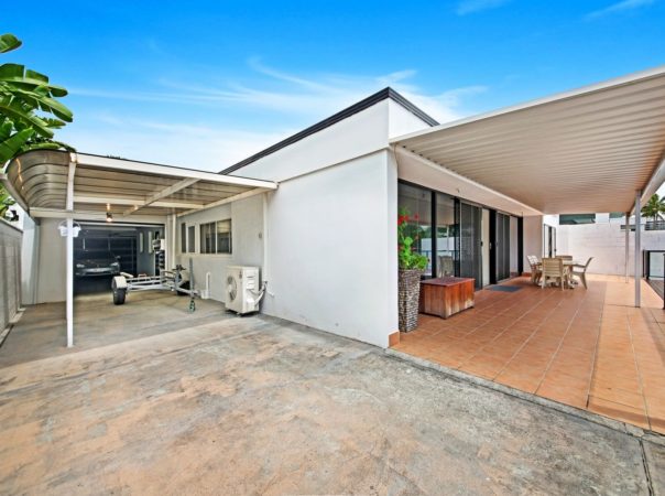 4 Lotus Key, Broadbeach Waters, QLD 4218 AU