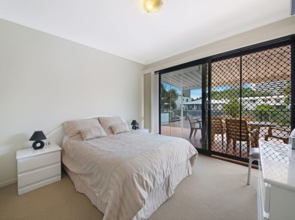 4 Lotus Key, Broadbeach Waters, QLD 4218 AU