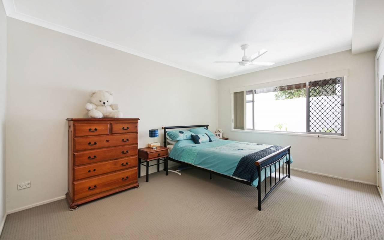 4 Lotus Key, Broadbeach Waters, QLD 4218 AU