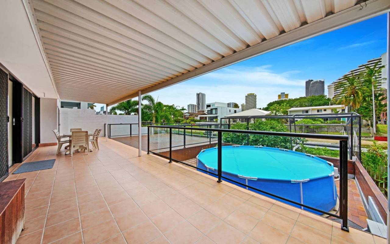 4 Lotus Key, Broadbeach Waters, QLD 4218 AU