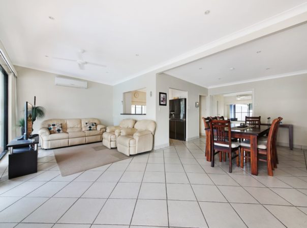 4 Lotus Key, Broadbeach Waters, QLD 4218 AU