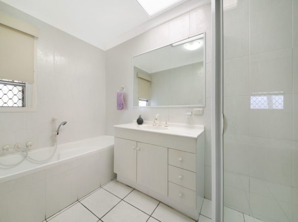 4 Lotus Key, Broadbeach Waters, QLD 4218 AU