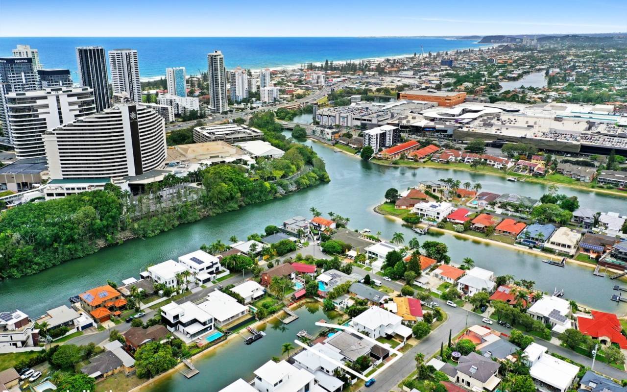 4 Lotus Key, Broadbeach Waters, QLD 4218 AU