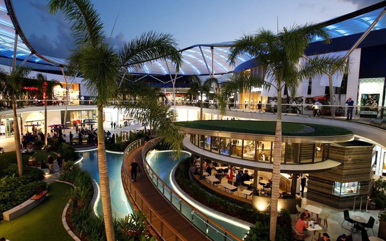 4 Lotus Key, Broadbeach Waters, QLD 4218 AU
