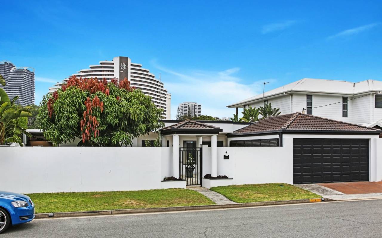 4 Lotus Key, Broadbeach Waters, QLD 4218 AU