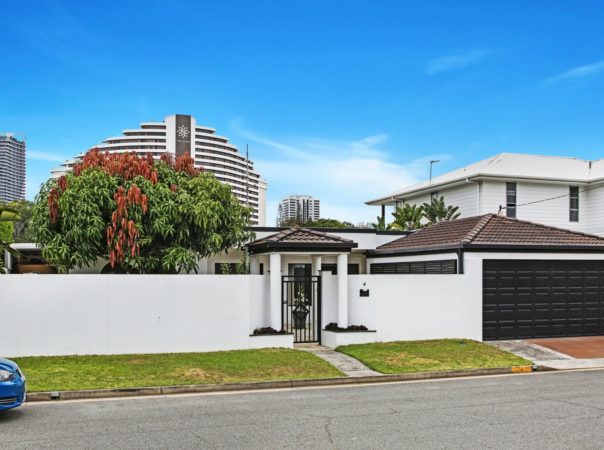 4 Lotus Key, Broadbeach Waters, QLD 4218 AU