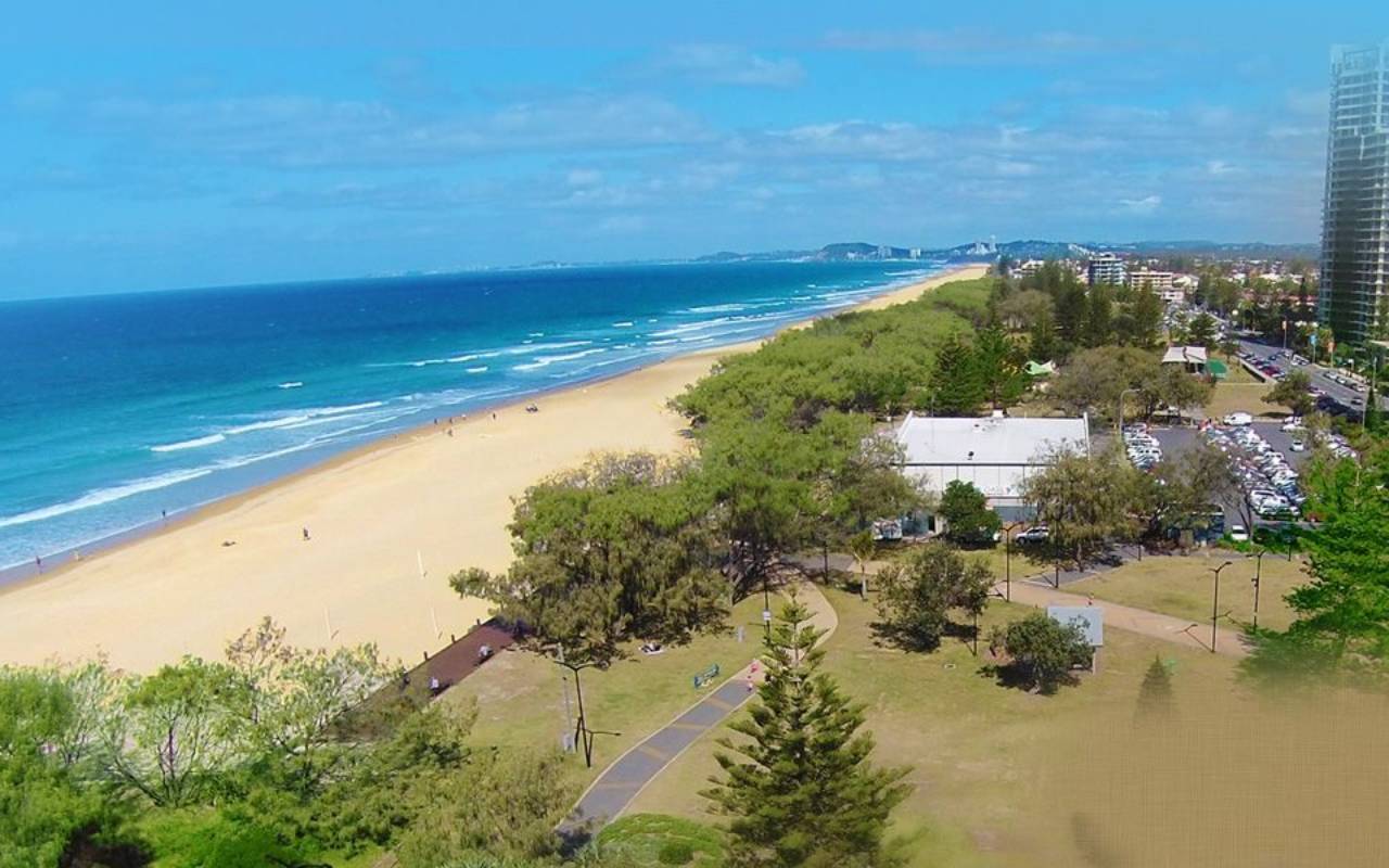 4 Lotus Key, Broadbeach Waters, QLD 4218 AU