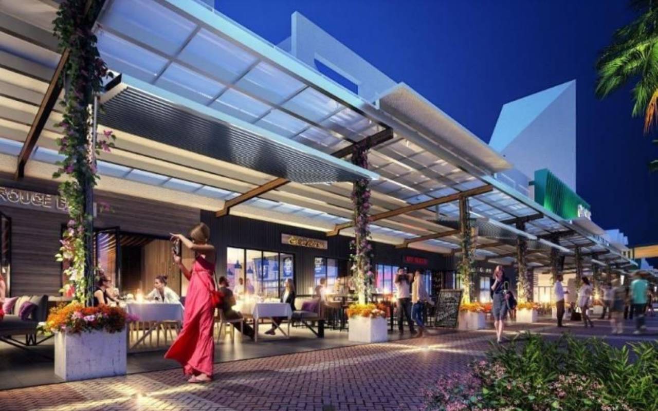 4 Lotus Key, Broadbeach Waters, QLD 4218 AU