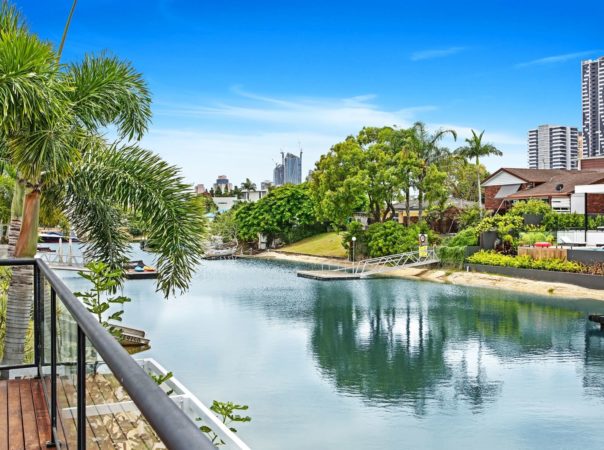4 Lotus Key, Broadbeach Waters, QLD 4218 AU