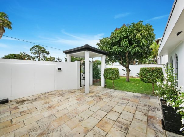 4 Lotus Key, Broadbeach Waters, QLD 4218 AU