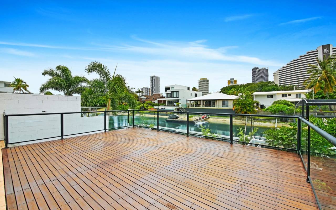 4 Lotus Key, Broadbeach Waters, QLD 4218 AU