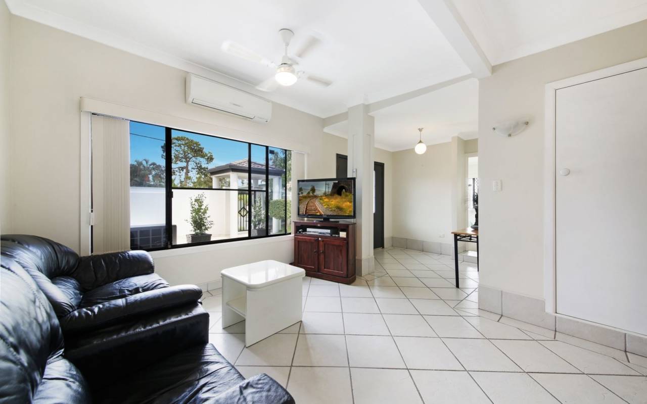 4 Lotus Key, Broadbeach Waters, QLD 4218 AU