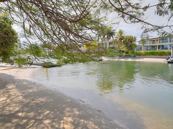 18 Etna Street, Isle Of Capri, Qld 4217 AU