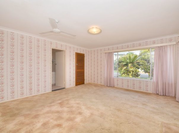 18 Etna Street, Isle Of Capri, Qld 4217 AU
