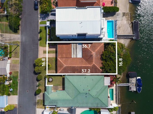 18 Etna Street, Isle Of Capri, Qld 4217 AU