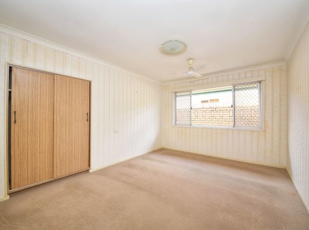 18 Etna Street, Isle Of Capri, Qld 4217 AU