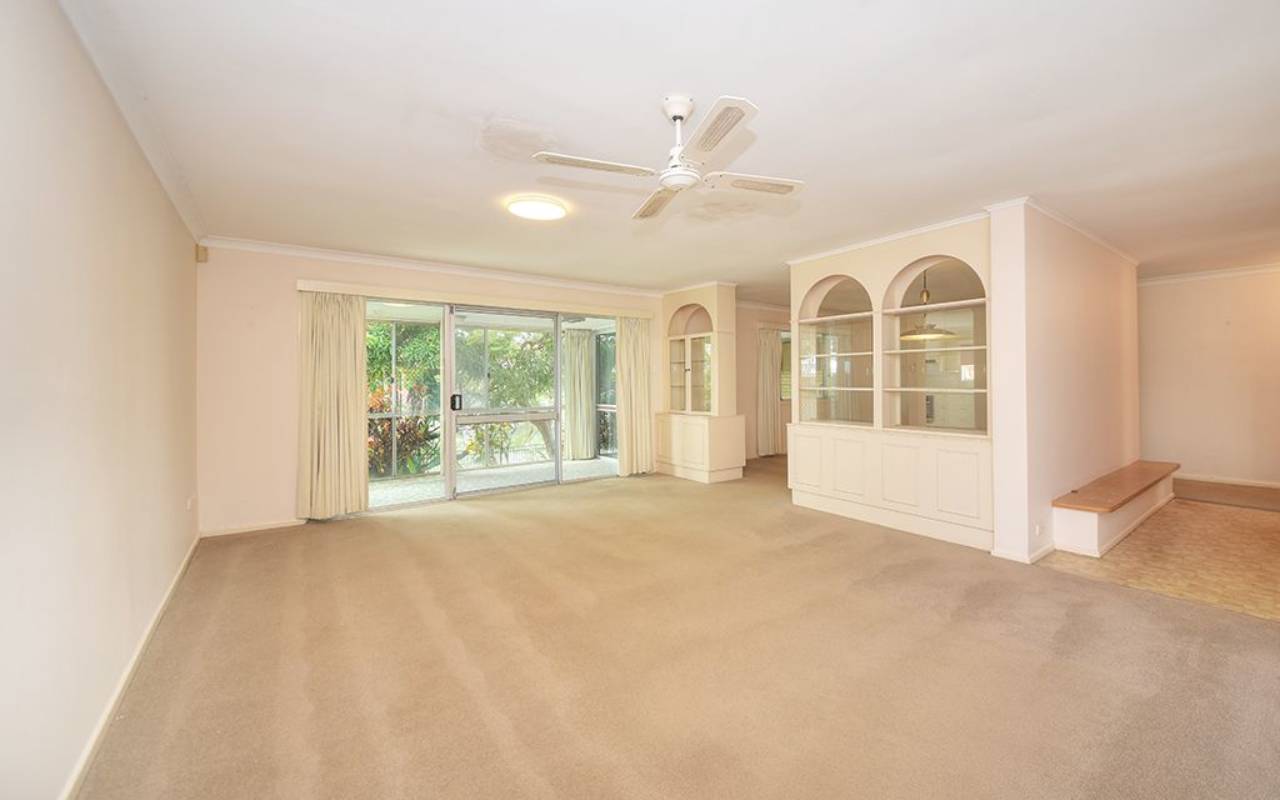 18 Etna Street, Isle Of Capri, Qld 4217 AU