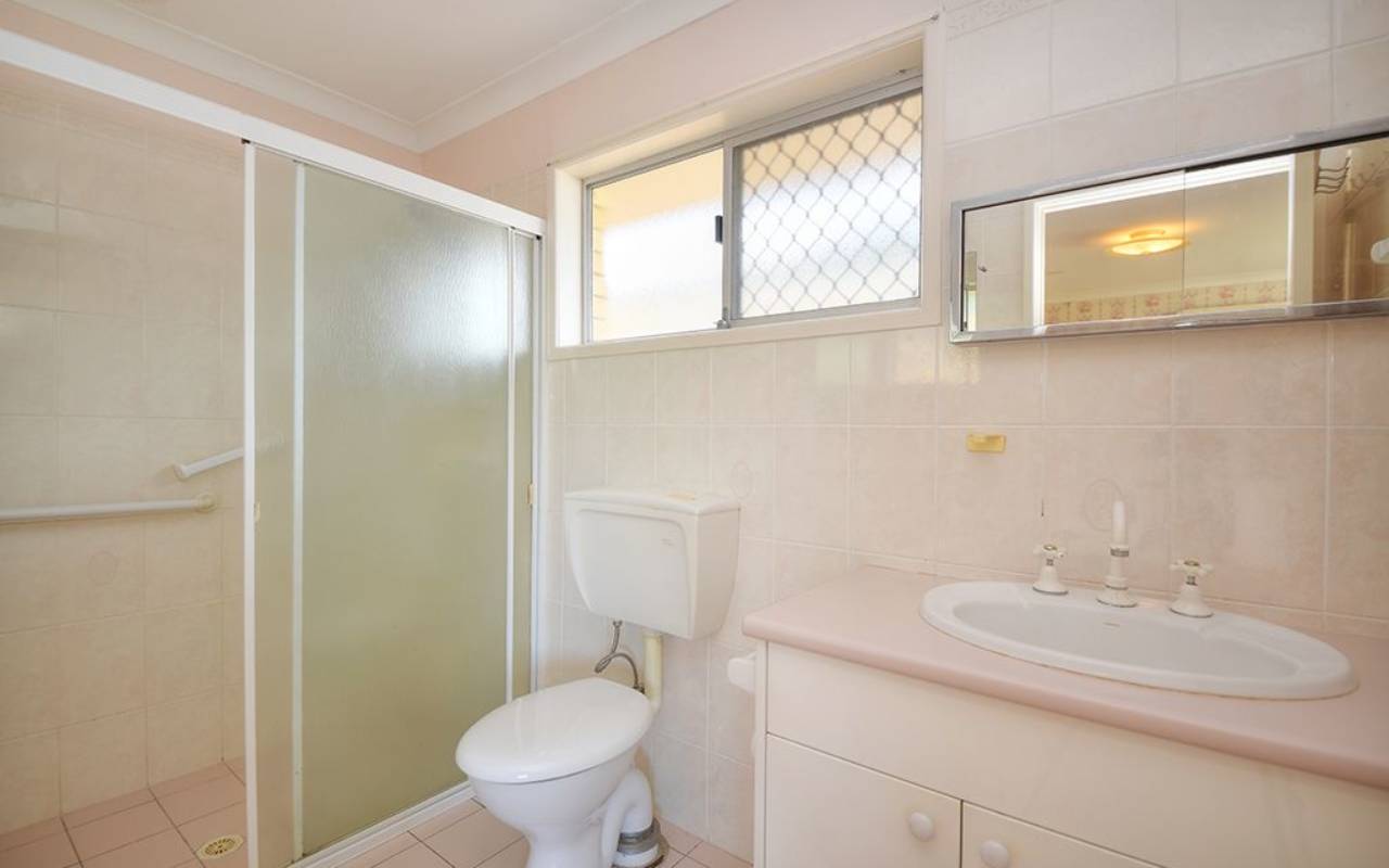 18 Etna Street, Isle Of Capri, Qld 4217 AU