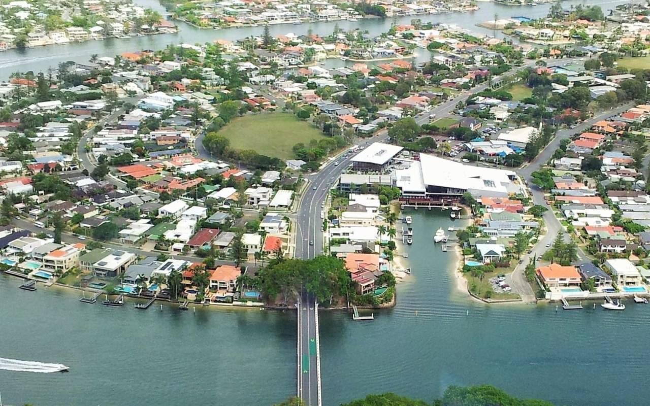 18 Etna Street, Isle Of Capri, Qld 4217 AU