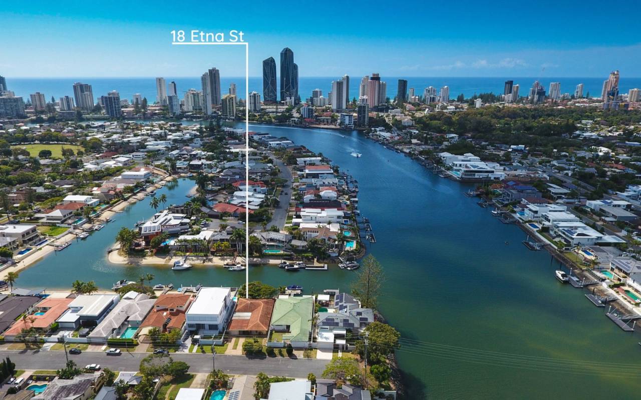 18 Etna Street, Isle Of Capri, Qld 4217 AU