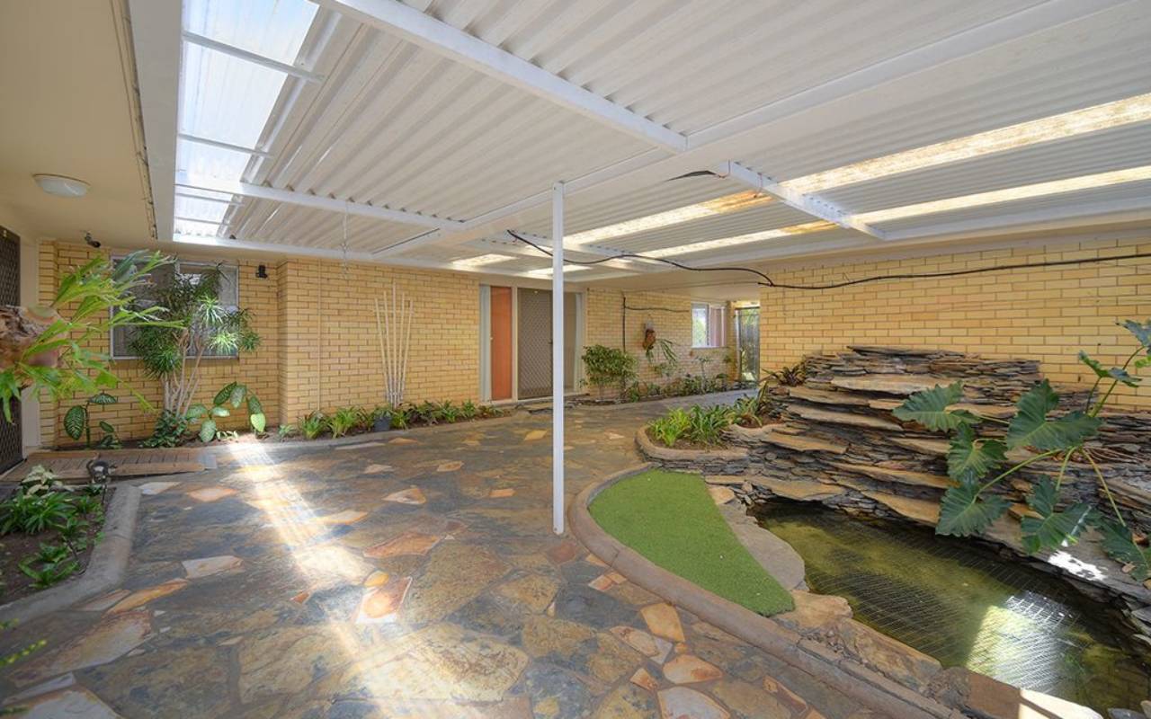 18 Etna Street, Isle Of Capri, Qld 4217 AU
