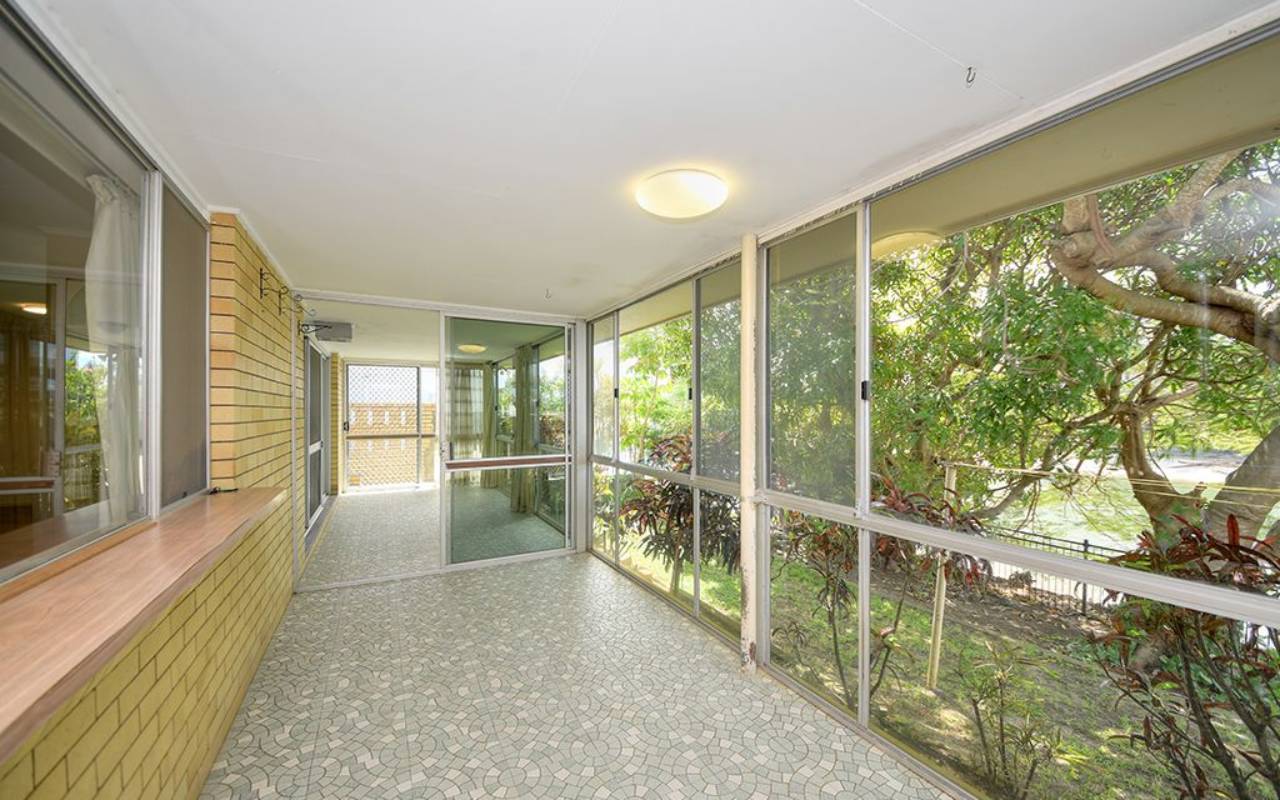 18 Etna Street, Isle Of Capri, Qld 4217 AU