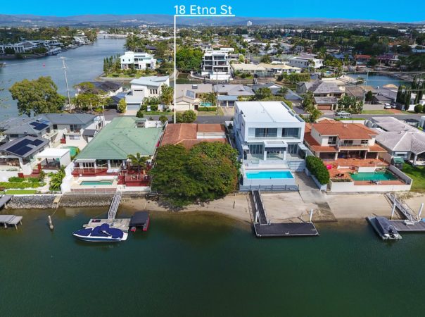 18 Etna Street, Isle Of Capri, Qld 4217 AU