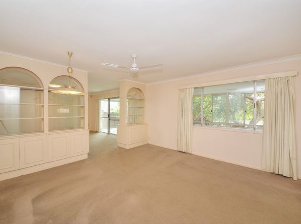 18 Etna Street, Isle Of Capri, Qld 4217 AU
