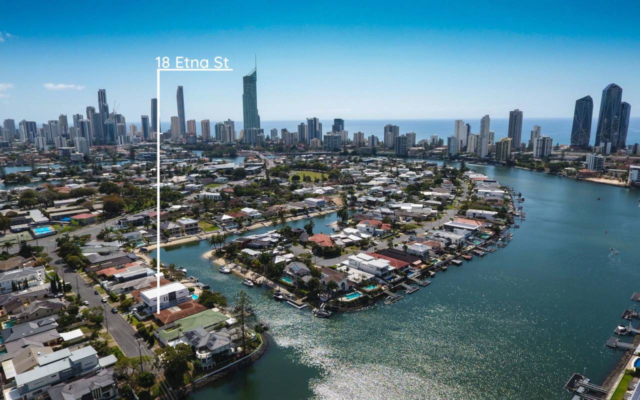 18 Etna Street, Isle Of Capri, Qld 4217 AU