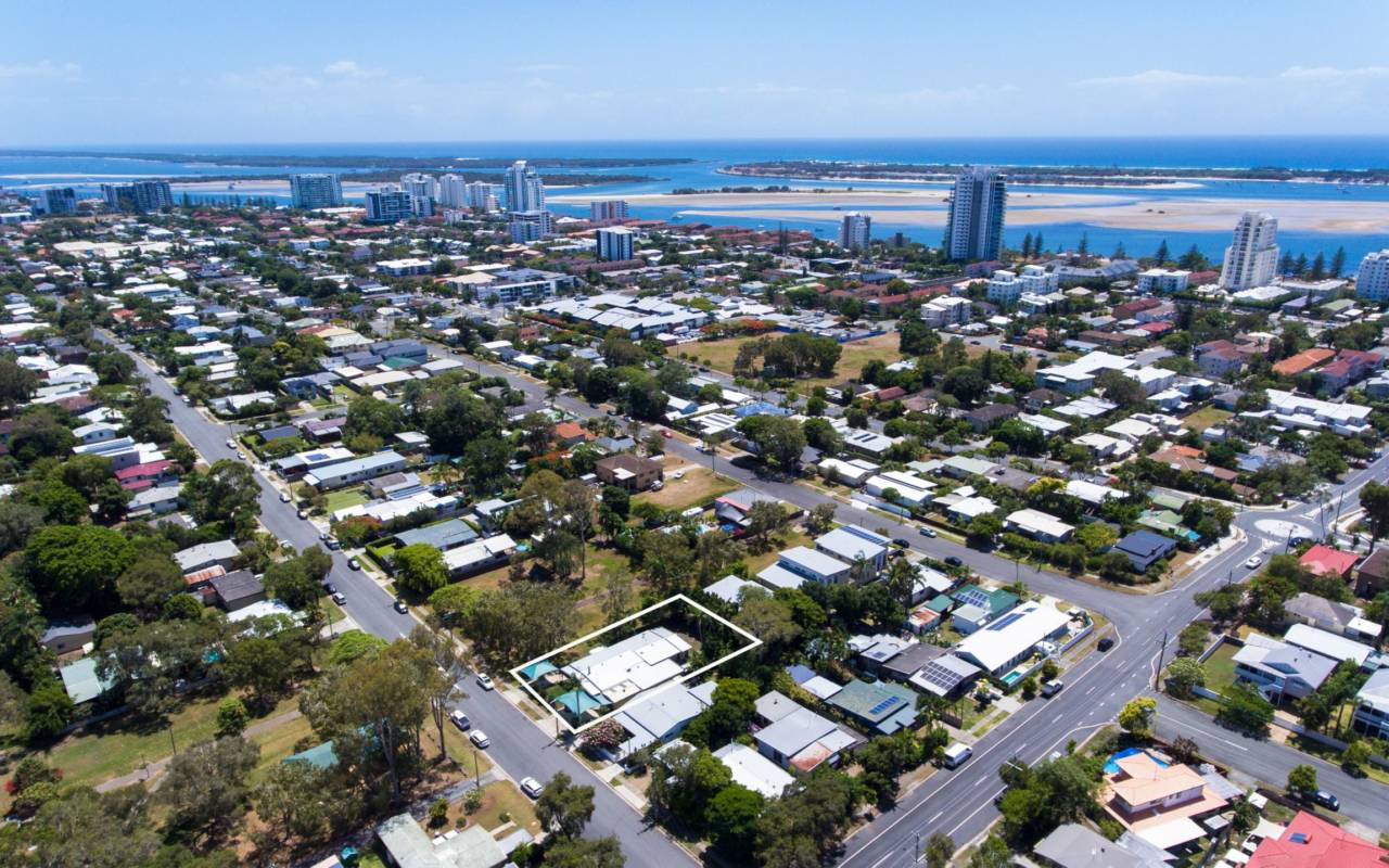 5 Harris Street, Labrador, QLD 4215 AU