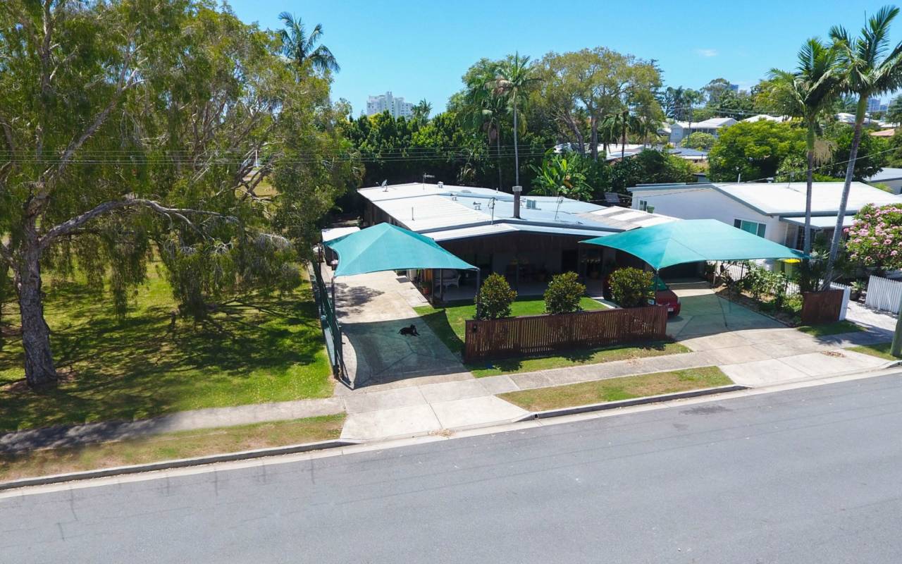 5 Harris Street, Labrador, QLD 4215 AU