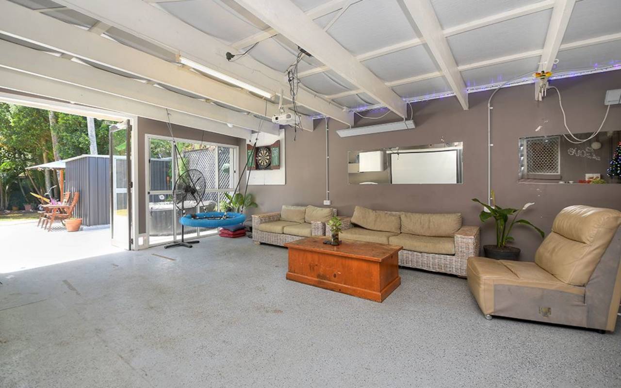 5 Harris Street, Labrador, QLD 4215 AU