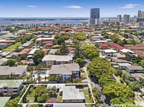 31 Walton Street, Southport, QLD 4215 AU