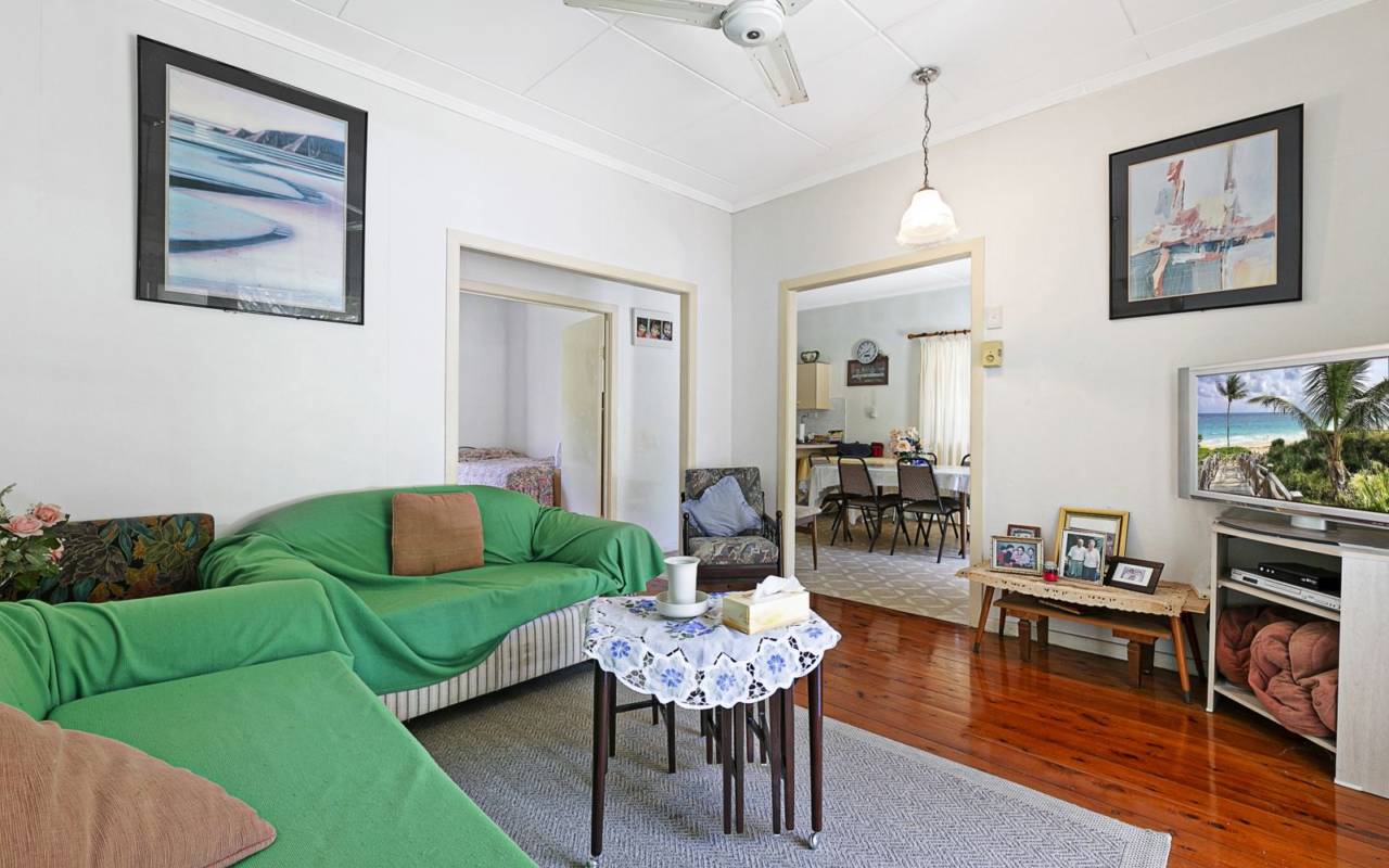 31 Walton Street, Southport, QLD 4215 AU