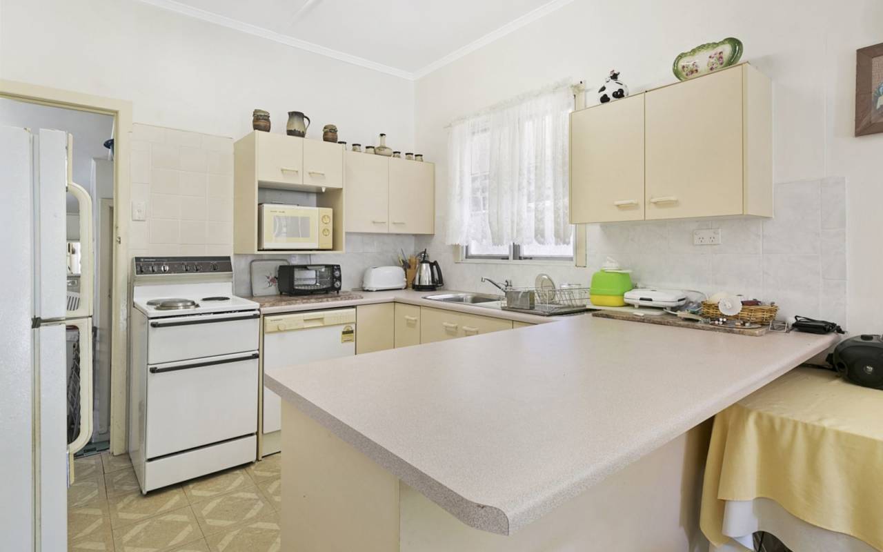 31 Walton Street, Southport, QLD 4215 AU