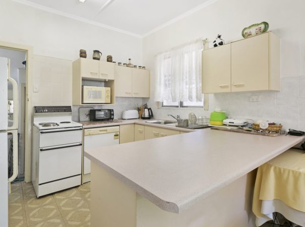 31 Walton Street, Southport, QLD 4215 AU
