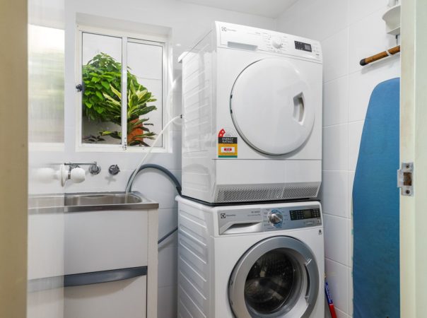31/26 Old Burleigh Road, Surfers Paradise, QLD 4217 AU