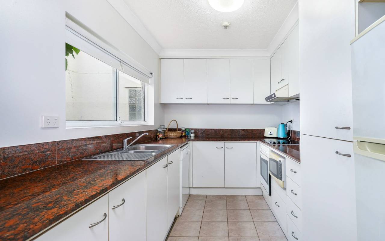 31/26 Old Burleigh Road, Surfers Paradise, QLD 4217 AU