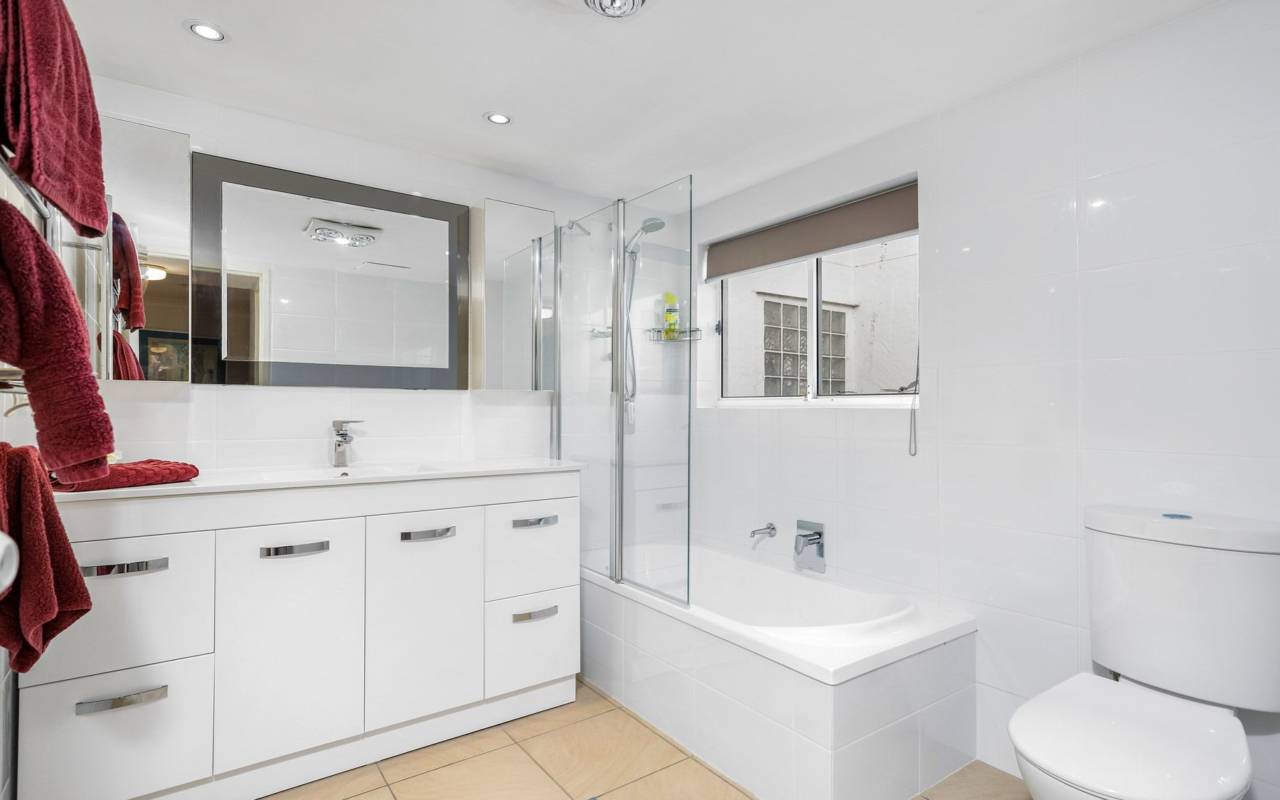 31/26 Old Burleigh Road, Surfers Paradise, QLD 4217 AU