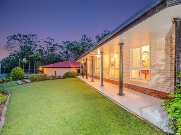 2 Crocus Way, Gaven, QLD 4211 AU