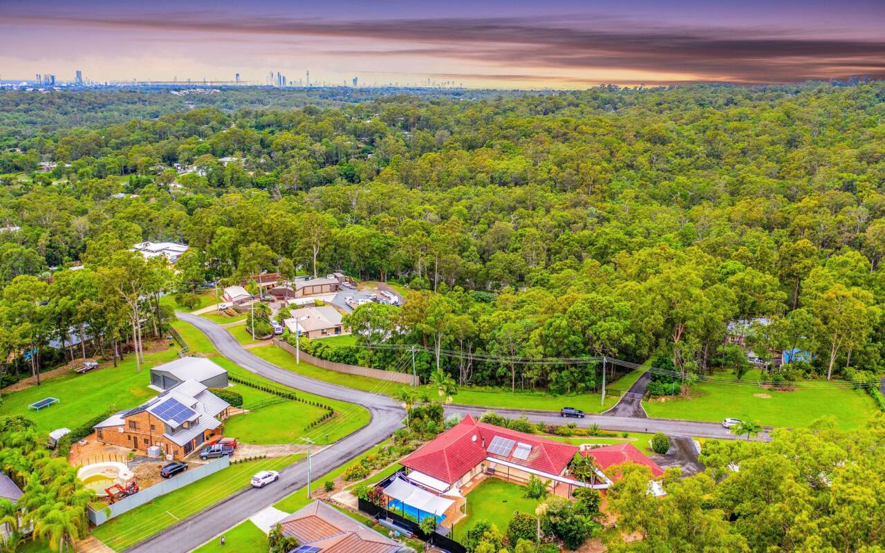 2 Crocus Way, Gaven, QLD 4211 AU