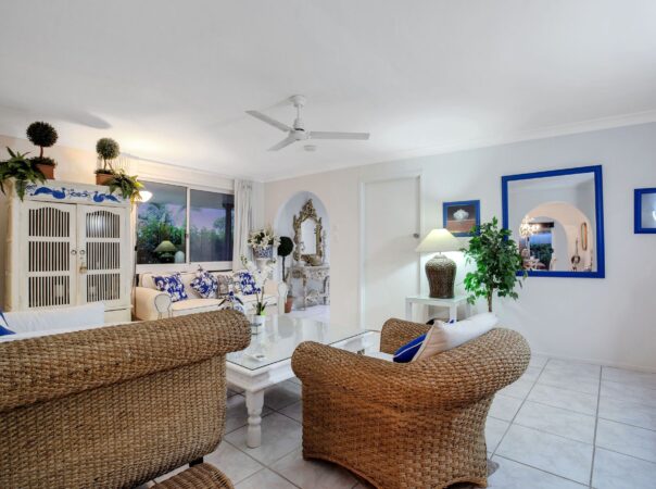 2 Crocus Way, Gaven, QLD 4211 AU