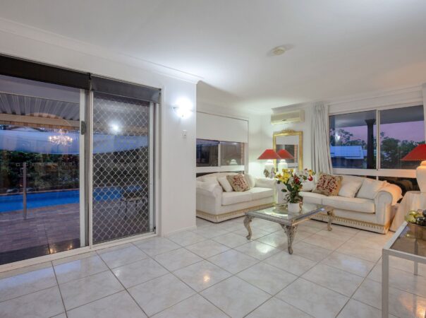 2 Crocus Way, Gaven, QLD 4211 AU