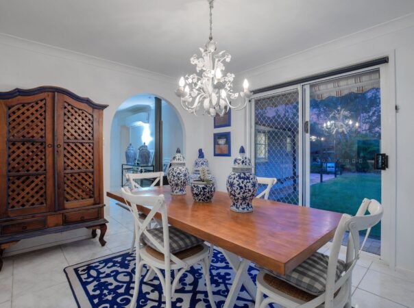 2 Crocus Way, Gaven, QLD 4211 AU