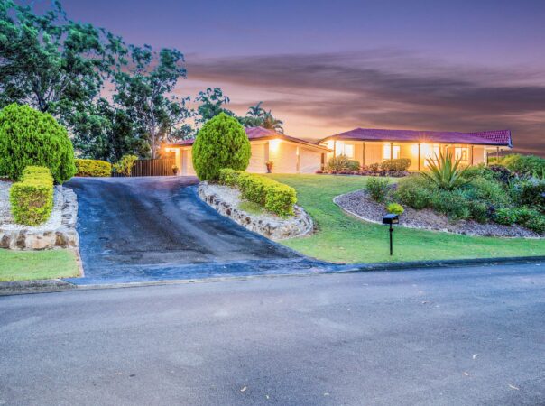 2 Crocus Way, Gaven, QLD 4211 AU