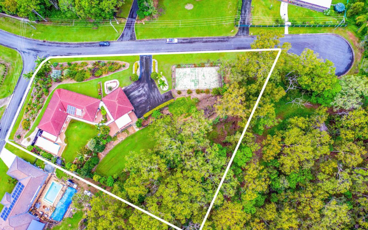 2 Crocus Way, Gaven, QLD 4211 AU