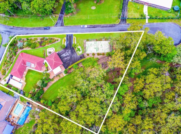 2 Crocus Way, Gaven, QLD 4211 AU