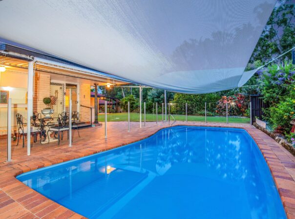 2 Crocus Way, Gaven, QLD 4211 AU