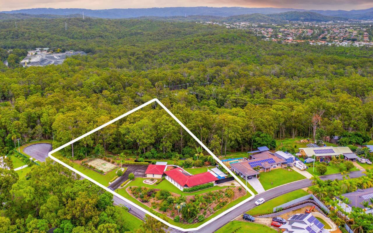 2 Crocus Way, Gaven, QLD 4211 AU